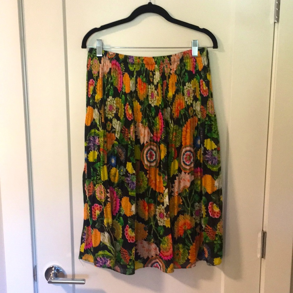 Spense Black Floral Pleated Skirt